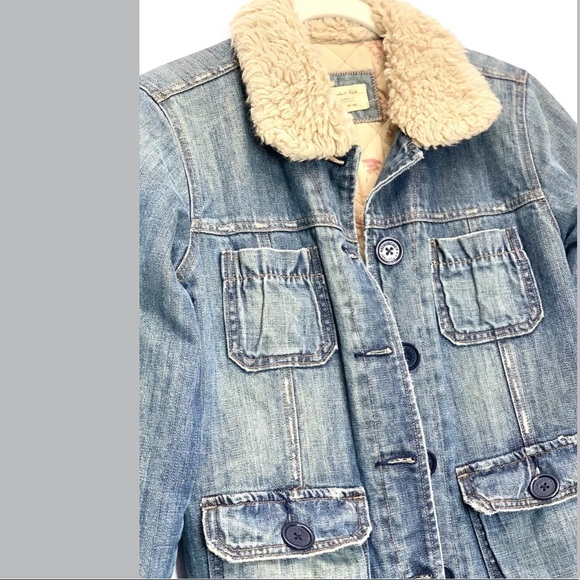 Abercrombie & Fitck SmallFur Neckline Denim Jacket - Picture 3 of 6